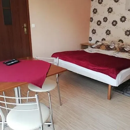 Anka Quarto em Acomodações Particulares Jastrzębia Góra